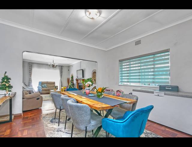 4 BEDROOM FREEHOLD FOR SALE IN BRAMLEY